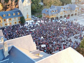 Manifestantes en Bariloche