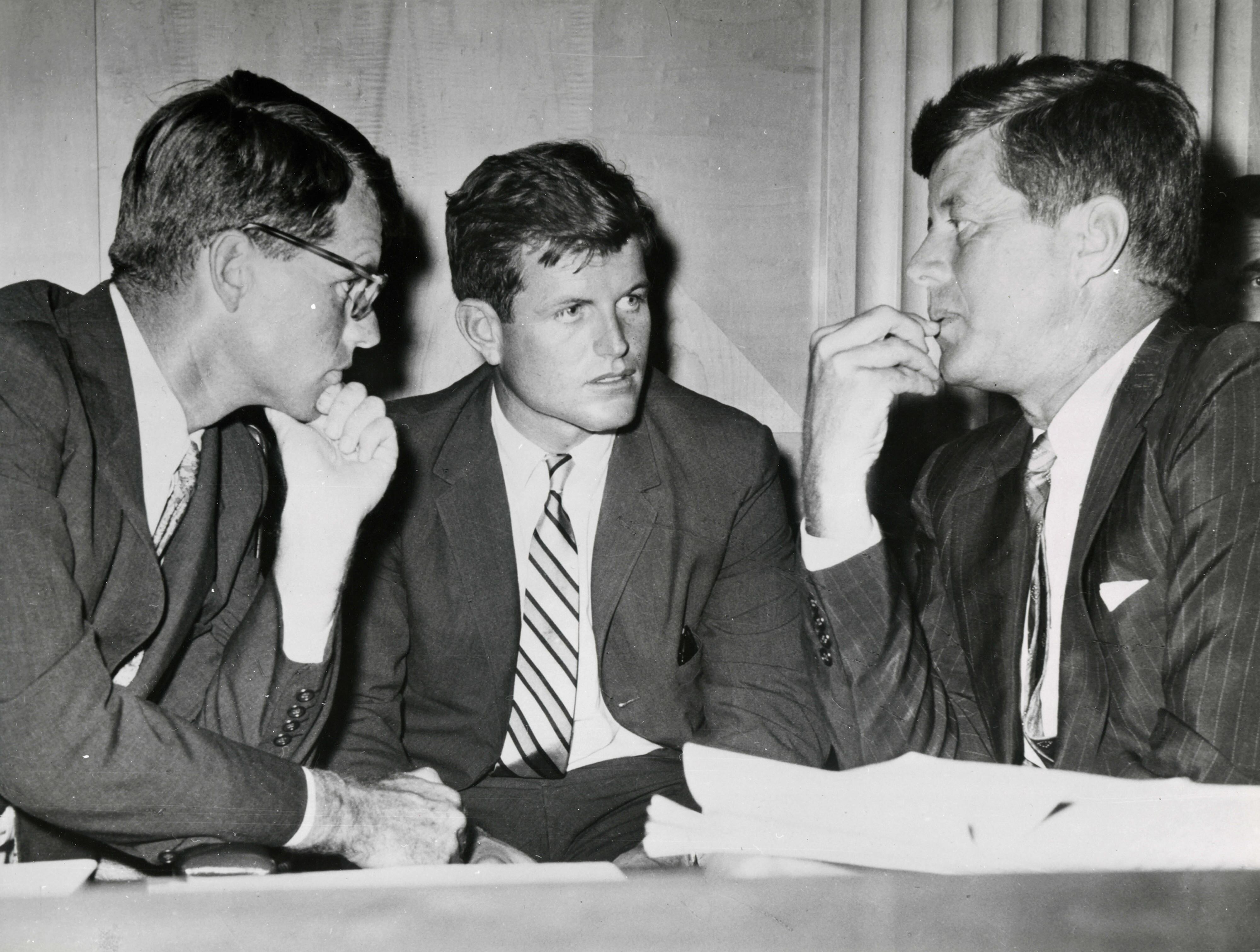Los hermanos Kennedy: Robert, Edward y John