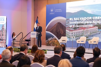 El ministro de Hacienda, Jerson Posada, ha destacado que el lanzamiento de El Salvador Crece se produjo tras avances en seguridad ciudadana y la recuperación de la confianza de los inversionistas en el país./ (Redes de Jerson Posada)