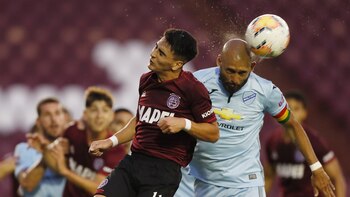 Lanús goleó a Bolívar y