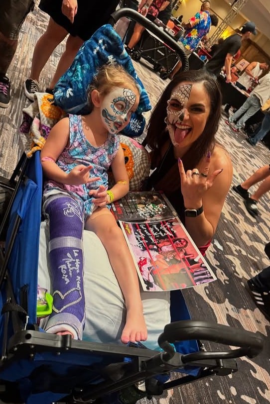 Thunder espera que niñas vayan a la Arena México pintadas como ella.