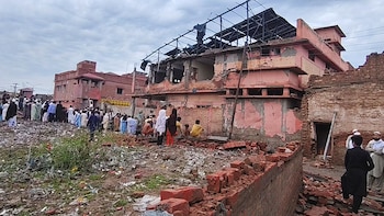 Al menos cinco muertos por un ataque suicida en una comisaría en el noroeste de Pakistán