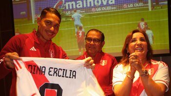 Presidenta posa junto a Paolo