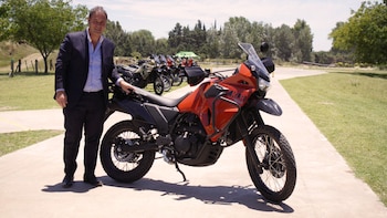 Leandro Iraola y la KLR