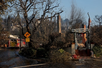 La reconstrucción de viviendas en la zona siniestrada deberá ajustarse a las normas estatales contra incendios forestales (REUTERS/Mike Blake)