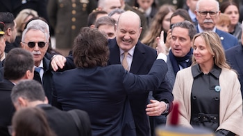 El abrazo con Jorge Macri, el Gabinete porteño y la autocrítica libertaria: lo que no se vio del acto de Milei