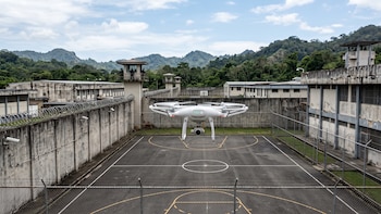 Desarticula en Panamá presunta red criminal que utilizaba drones para introducir objetos en cárceles