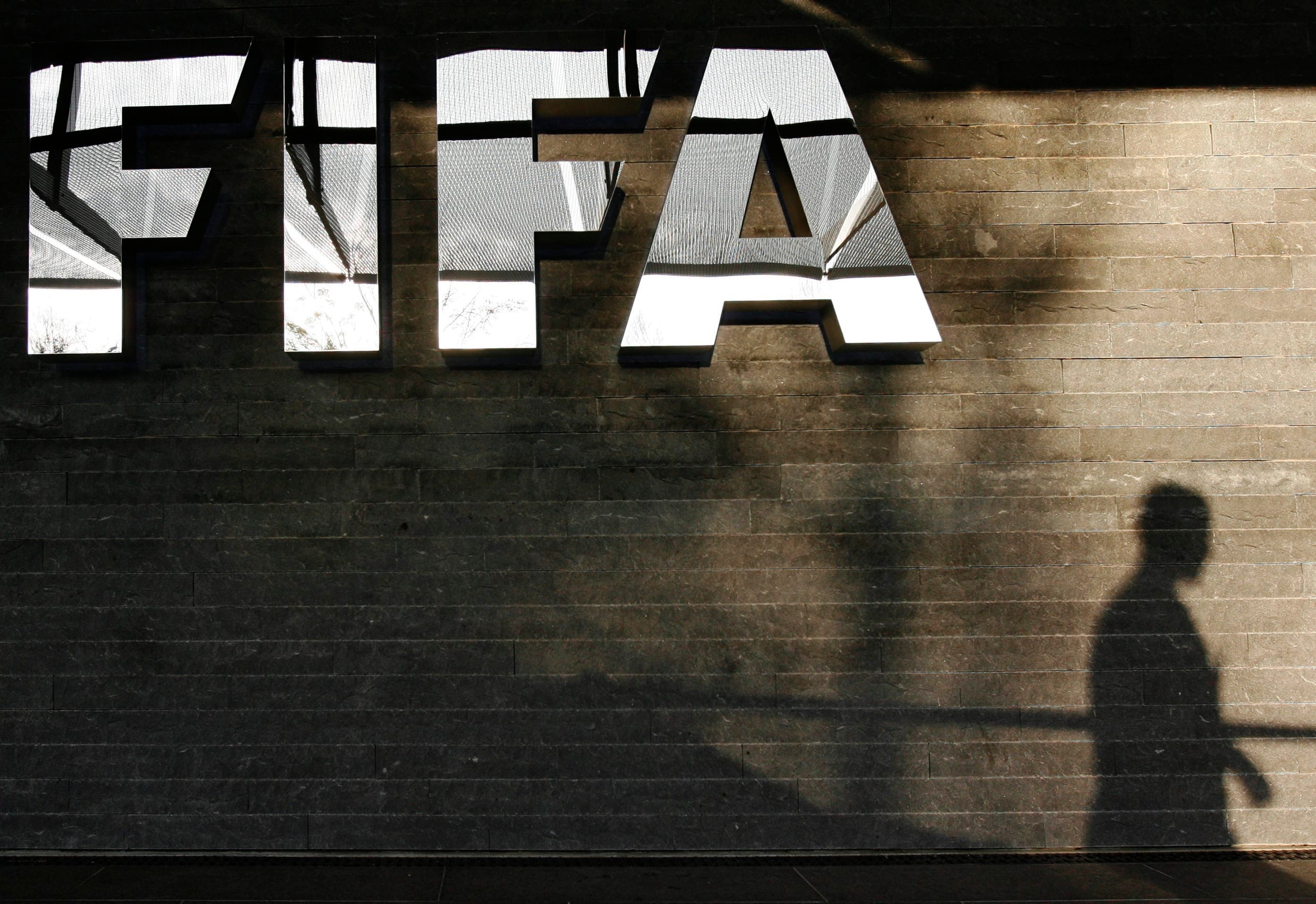 Por medio de un extenso comuncado emitido a través de sus redes y portal oficial, la FIFA lamentó la postura de las confederaciones ante su proyecto, desglosando una extensa lista de los motivos por los que lo rentable. (KEYSTONE/Steffen Schmidt via AP)