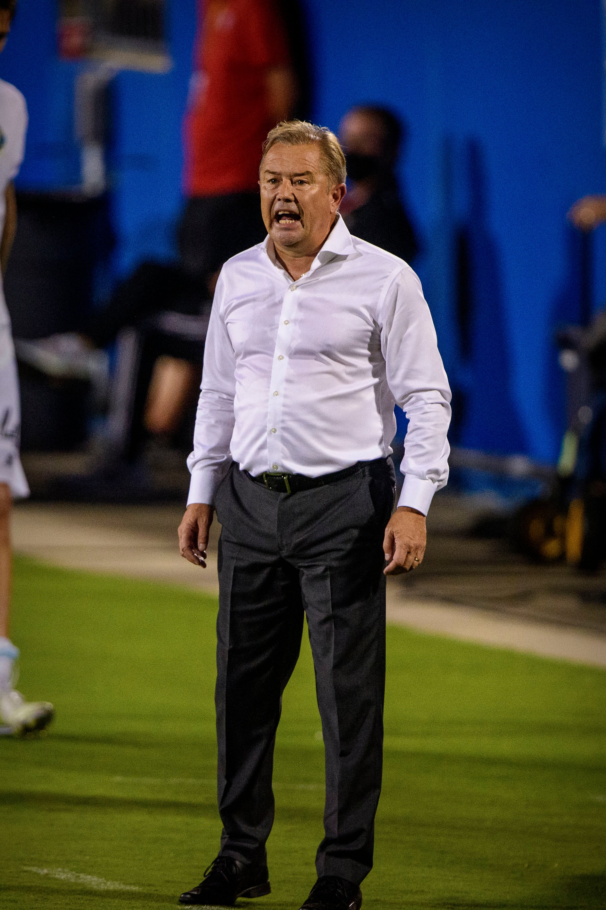 Adrian Heath tiene 65 años (Crédito: Jerome Miron-USA TODAY Sports)