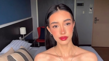Colombiana afirmó estar retenida desde hace días en un aeropuerto de Malasia en malas condiciones y con denuncias de maltrato