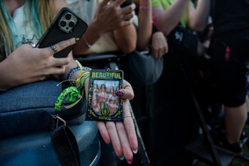 Las fans de Katseye Gustavo