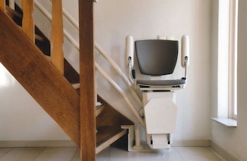 29/10/2023 Escalera con elevador para personas con diversidad funcional.
SOCIEDAD
GOBIERNO DE ARAGÓN