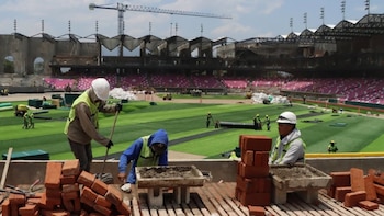 Se desata una riña entre trabajadores y padres de familia en el Estadio Yu’Va de los Guerreros de Oaxaca