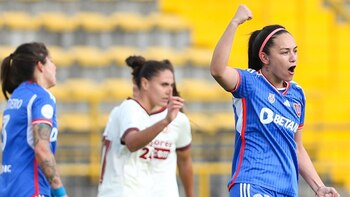 María Martínez celebra el 1-0