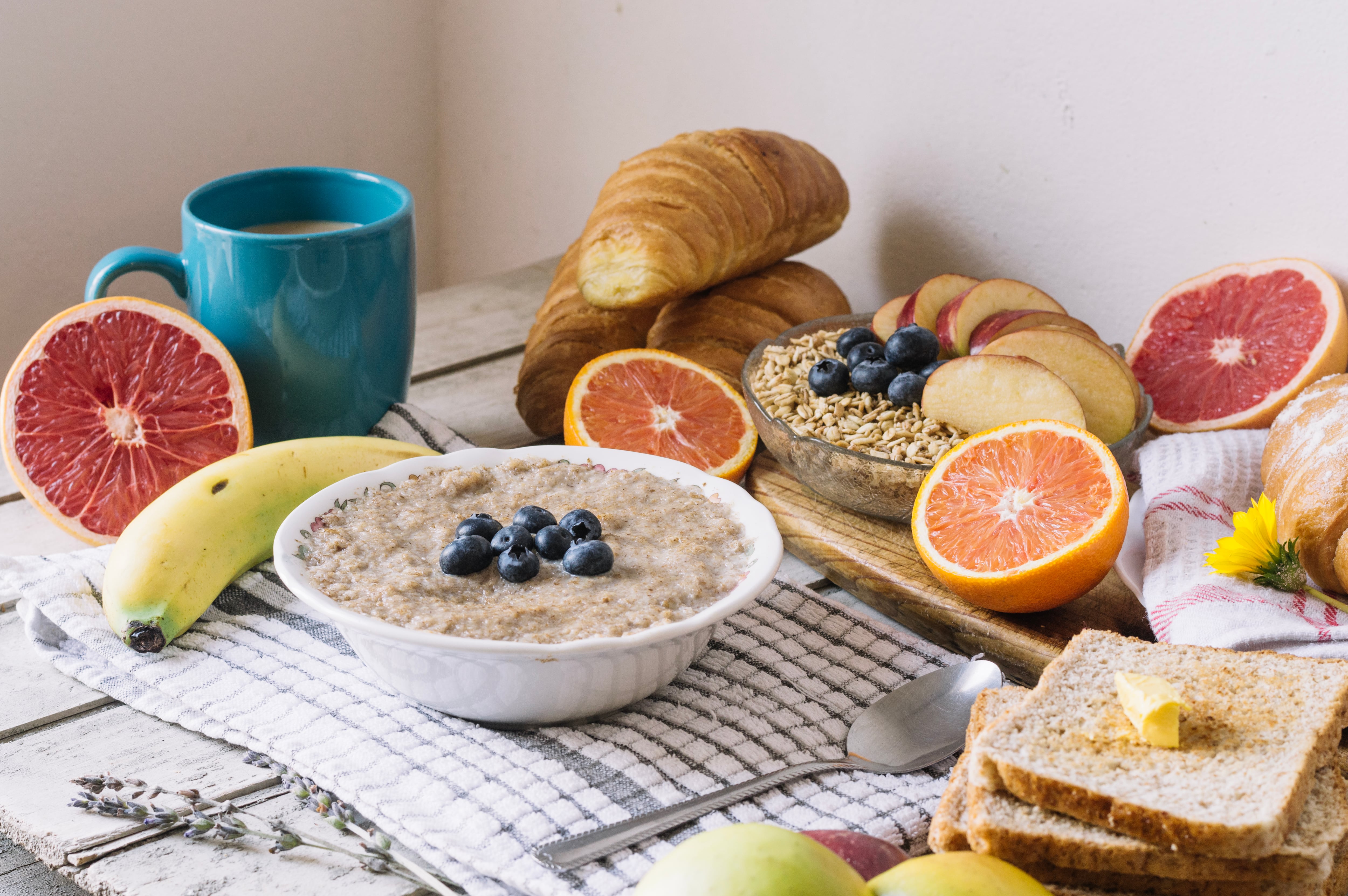 La proteína es un macronutriente esencial para un desayuno completo (Freepik)
