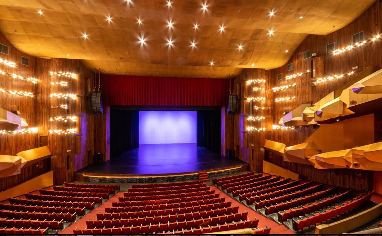 La Gran Sala Efraín Recinos, majestuosa obra diseñada por el maestro Efraín Recinos, es la sala principal del Centro Cultural Miguel Ángel Asturias. (Fotografía: Redes sociales)
