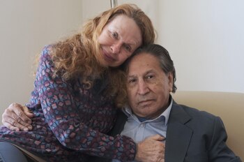 Alejandro Toledo se muestra en