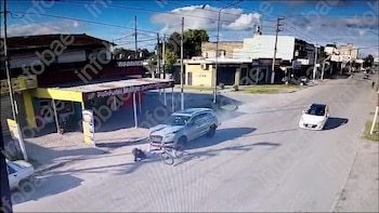 Video: un jubilado corría una picada en un Audi a nombre de la mujer de “El Rey de la Salada”, atropelló a un chico de 14 y lo dejó en estado grave