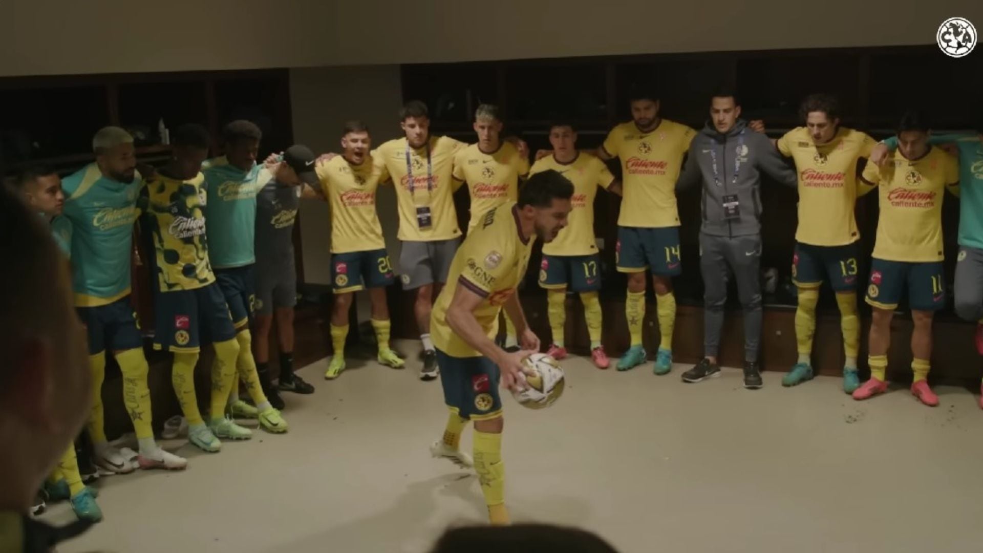 La ausencia de Jonathan Dos Santos por lesión aumenta la relevancia del regreso de Henry Martín como líder ante Atlas. (YouTube / Club América)