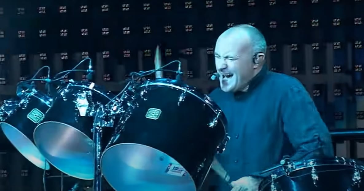 Phil Collins destacó por su maestría en la batería, misma actividad que acabó por dañar su cuello, espalda manos y piernas.