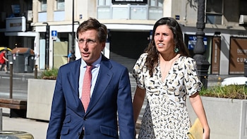 Teresa Urquijo viaja con Almeida