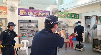 En Singapur, policías entrenándose frente