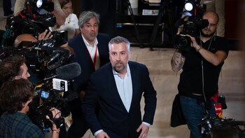 Líder socialista luso presenta su