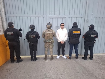 El detenido enfrentaba cargos por homicidio calificado y era señalado como el presunto líder máximo de una red de robo de combustible en el Estado de México. Crédito: Especial
