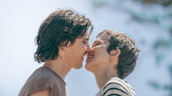 Tuvo un cáncer de mama con 40 años, se enamoró de un hombre más joven que ella y empezó una nueva vida: esta es la historia de Nora entre el “miedo y el deseo feroz de vivir”