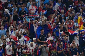 Aficionados franceses festejan un gol