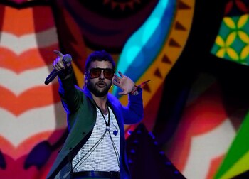 Los Caligaris durante su presentación