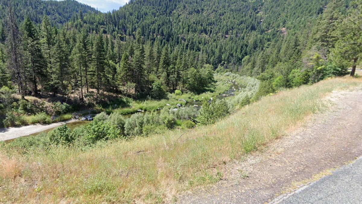 Imagen de la noticia: Tramos de un río clave para el salmón quedaron secos y crece la disputa por el agua en California