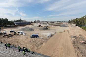 Panorámica de la recta opuesta y el ingreso a la recta principal con los boxes