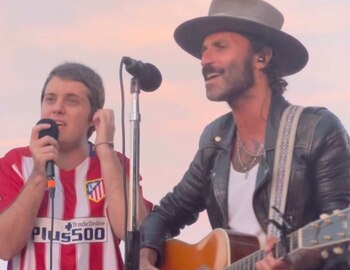 Los cantantes Leiva y Andrés