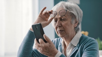 Los celulares inteligentes pueden aumentar el riesgo de depresión en los mayores