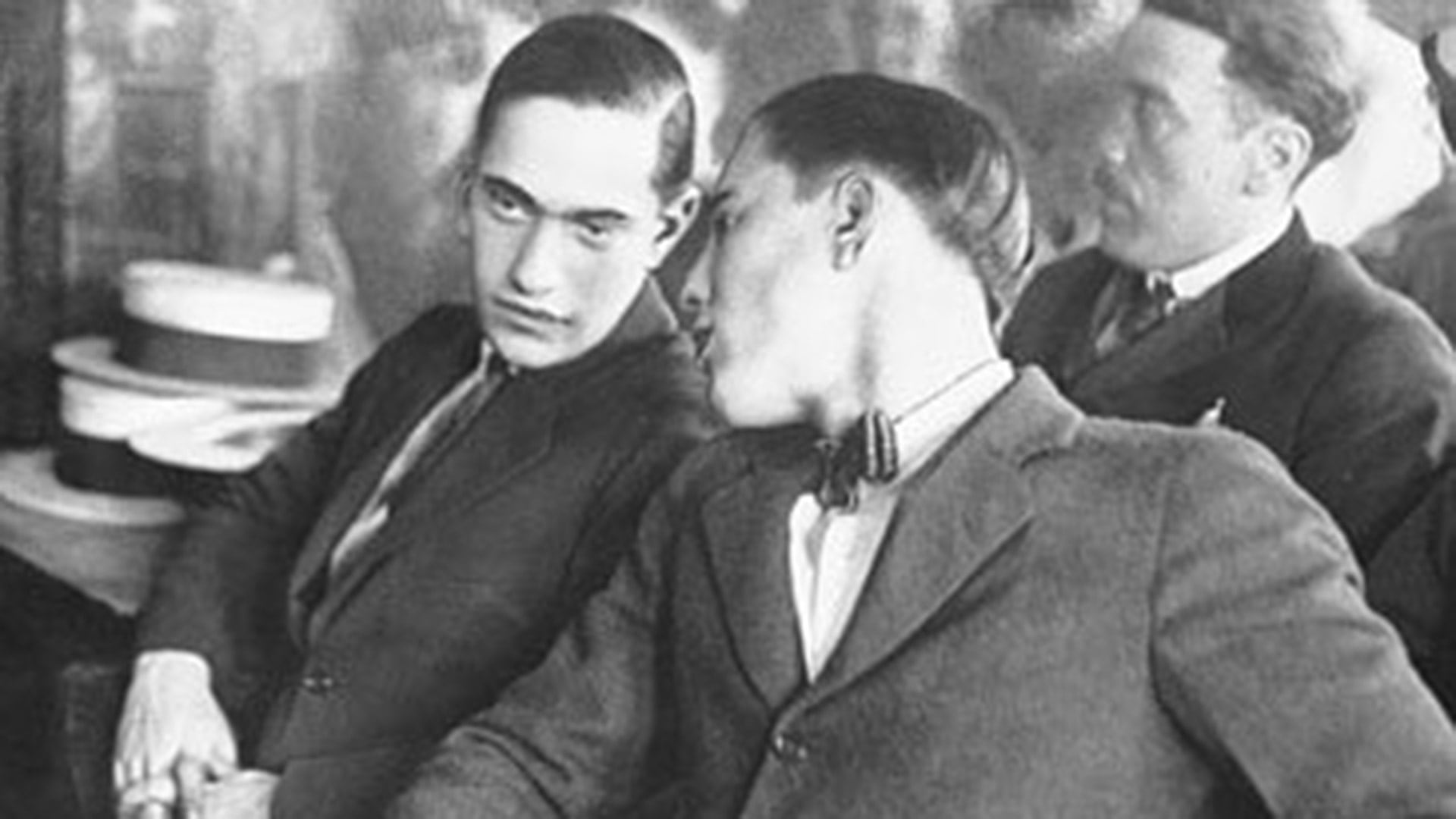 Los asesinos Nathan Leopold, a la izquierda y Richard Loeb en el jucio por el asesinato de Bobby Franks (AP Photo)
