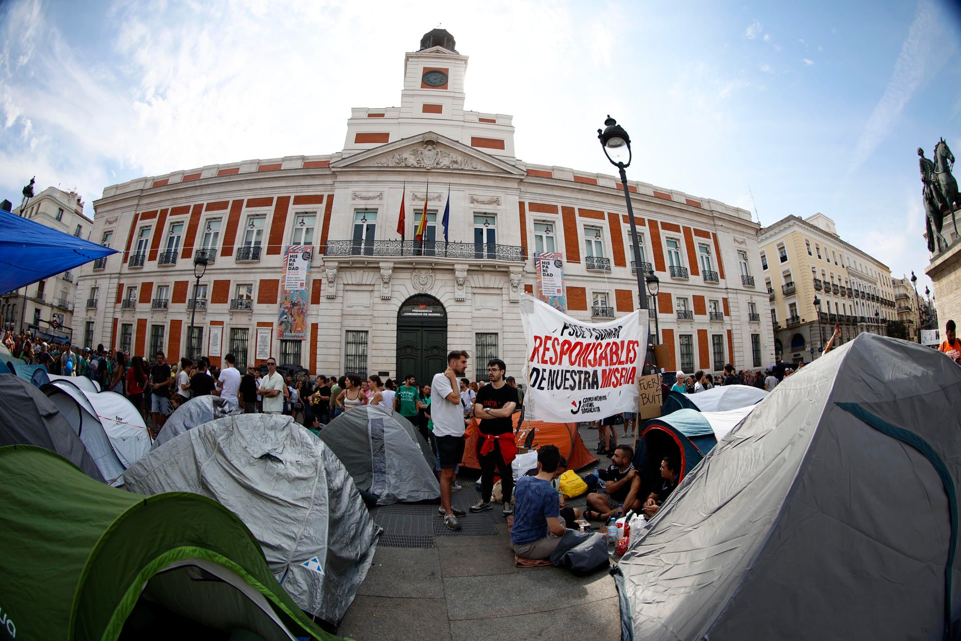 Última hora de la acampada en la Puerta del Sol y la protesta por la vivienda, en directo: el Ayuntamiento de Madrid exige al Gobierno “reponer la normalidad en la Puerta del Sol cuanto antes”