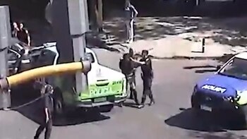 La policía detuvo a los