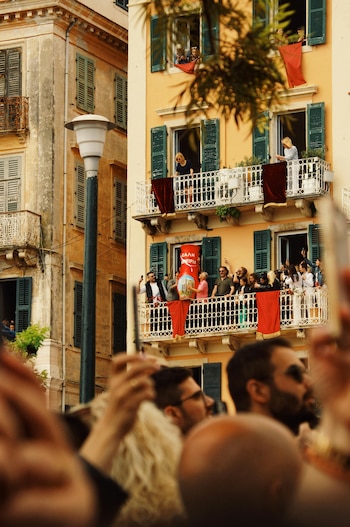 En Corfú cada Sábado Santo