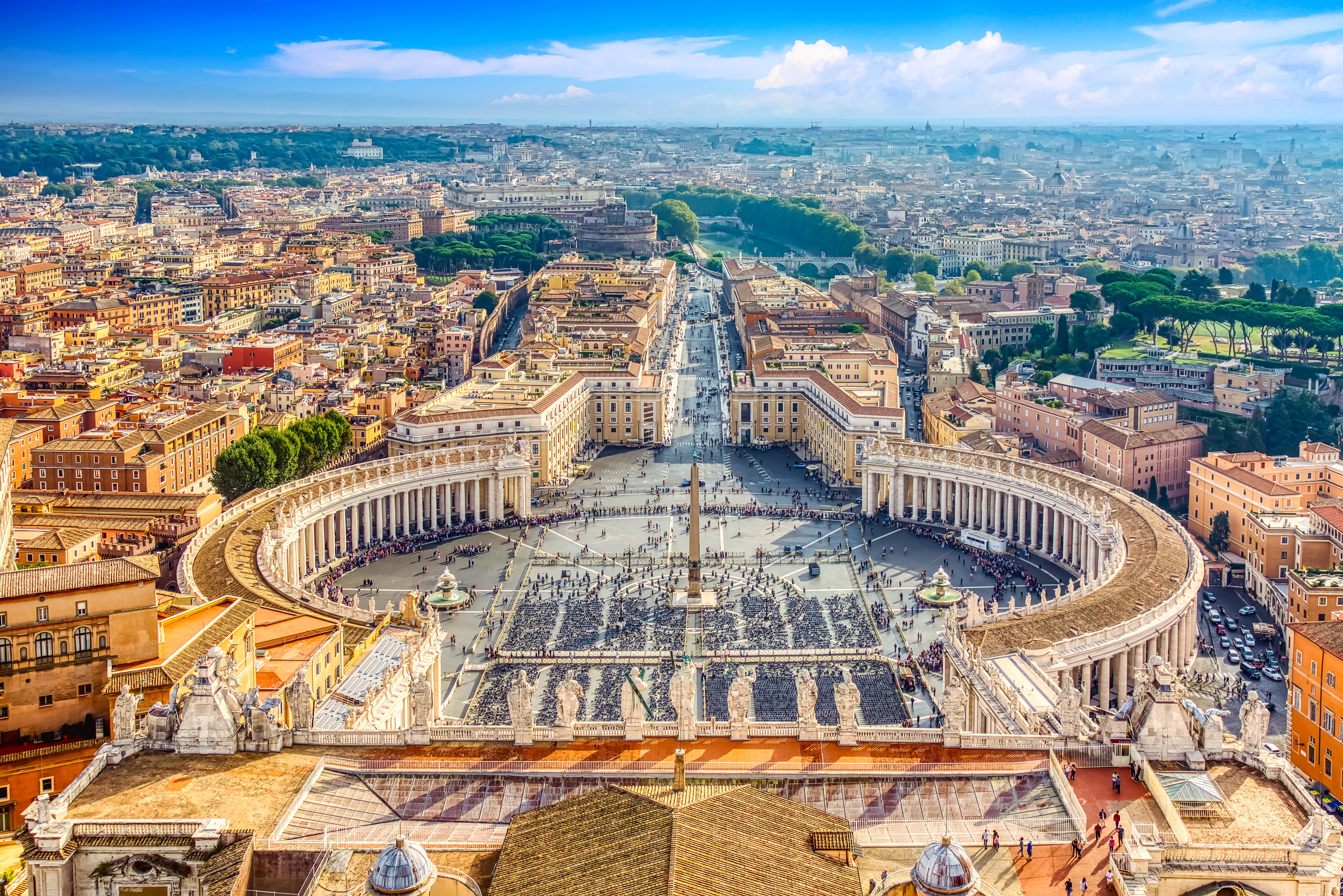 Imágen panorámica de la Plaza de San Pedro, en el Vaticano