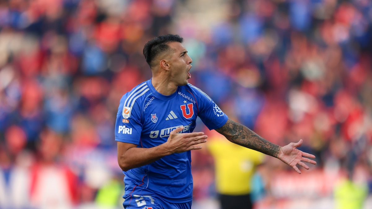 Rodrigo Contreras en acción con la camiseta de Universidad de Chile
