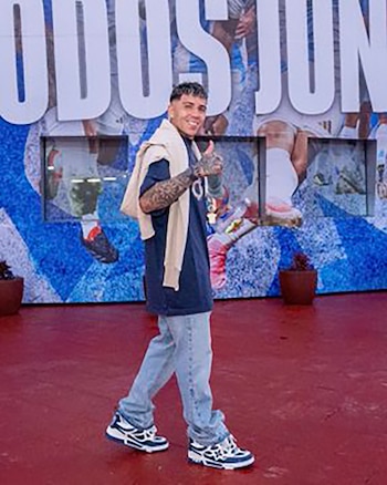 Enzo Fernández, con una vestimenta