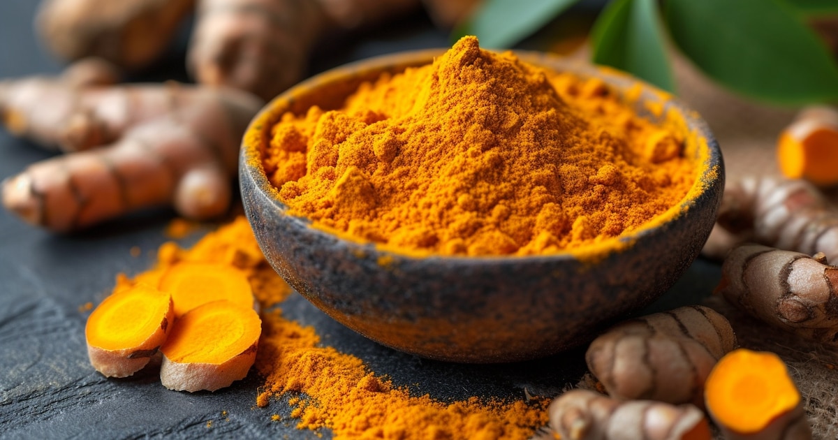 Cúrcuma: El Superalimento Dorado que Podría Transformar Tu Salud (¡Pero con Precaución!)