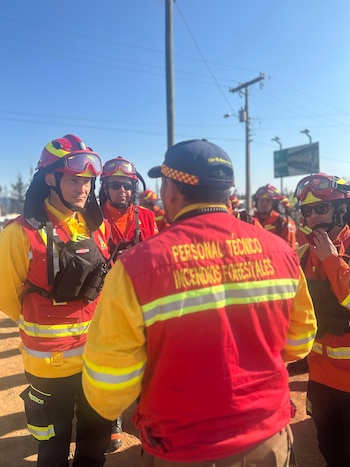 Bomberos uruguayos en Chile