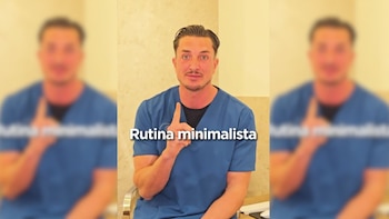 Emiliano Grillo, dermatólogo, explica una