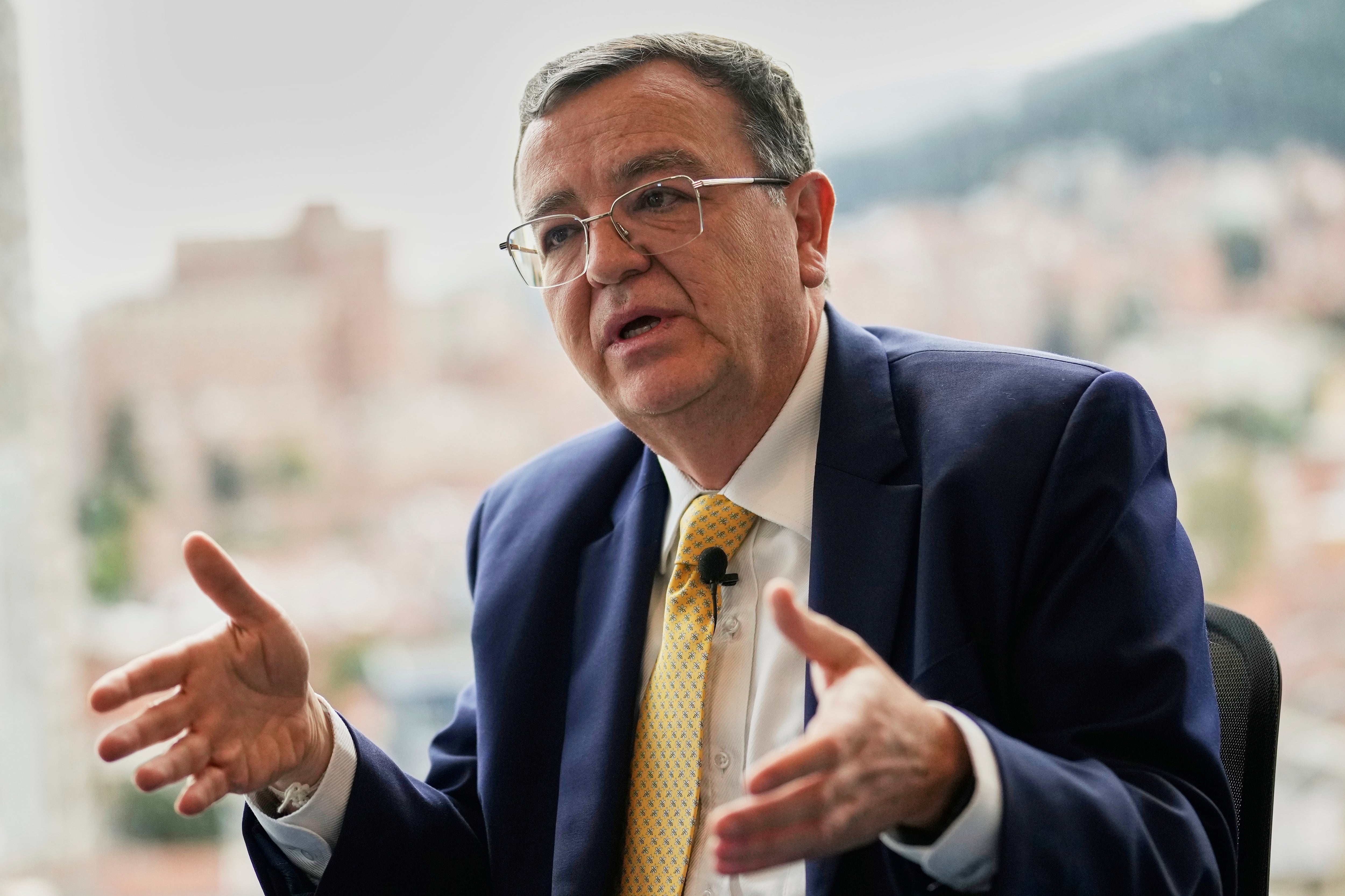 El presidente de la Jurisdicción Especial para la Paz (JEP), Alejandro Ramelli, aseguró que el presupuesto ha ido aumentando debido a las fases procesales - crédito Fernando Vergara/AP