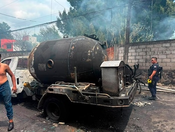 Así quedó la pipa de gas LP tras la explosión. Crédito: Gobierno de Cuernavaca
