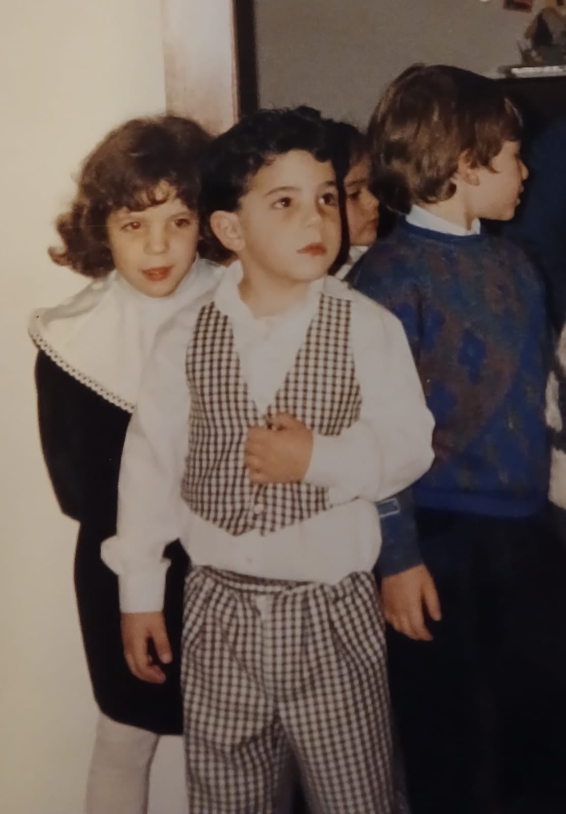 Juan Isola junto a su hermana melliza, María Sol, en un cumpleaños