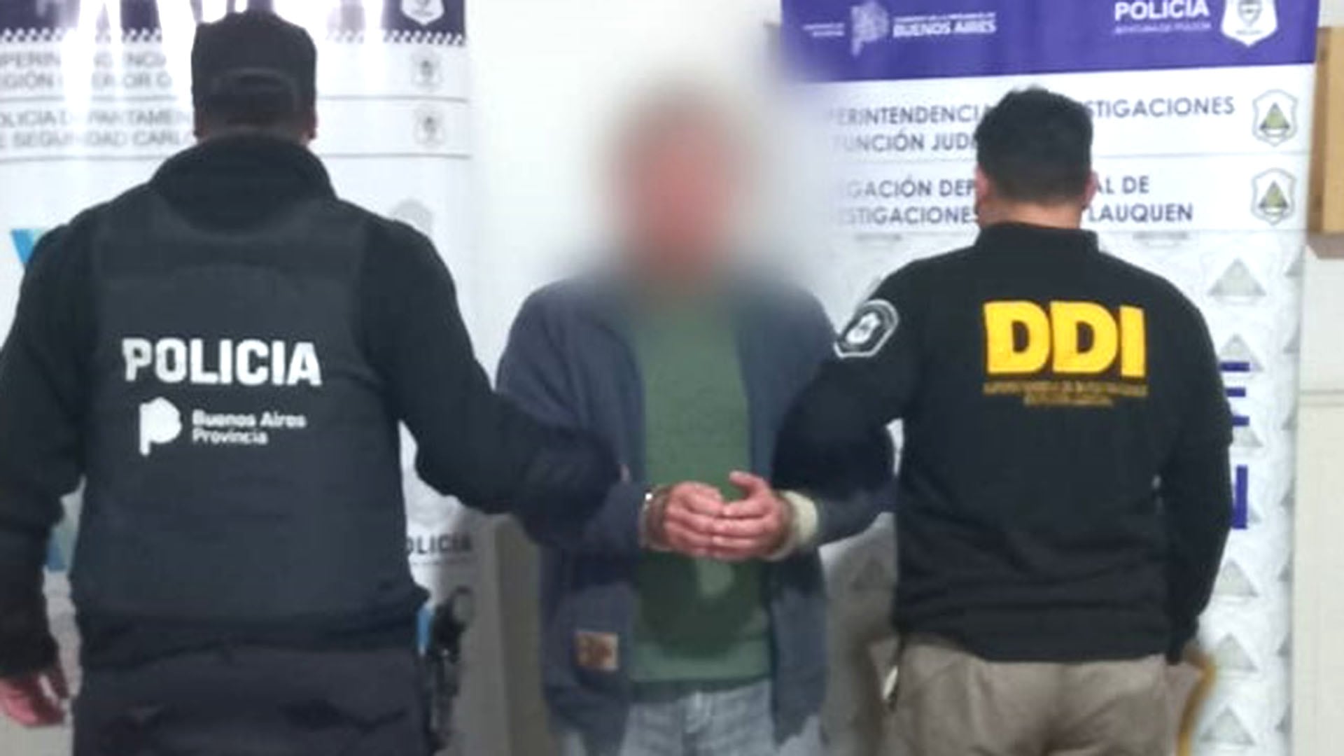 El violador luego de ser detenido en 2023