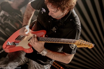 Gustavo Cerati en pleno show